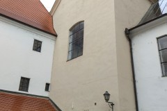07-nadvori-frantiskanskeho-klastera